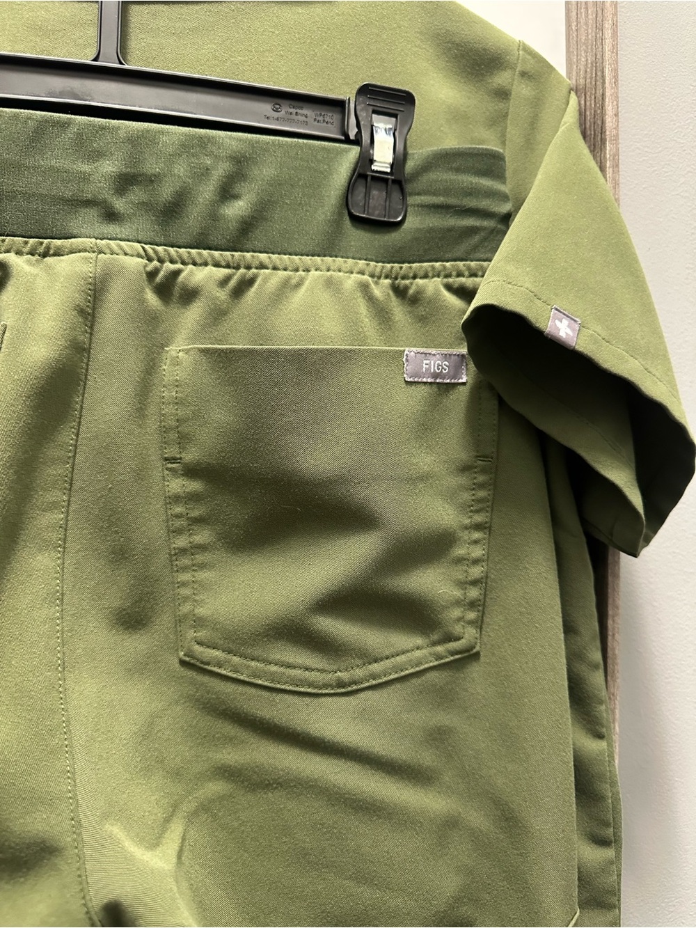 Figs Olive Green Women’s Pajama Scrub Set - V-Neck Top & Jogger Pants - Picture 6 of 7